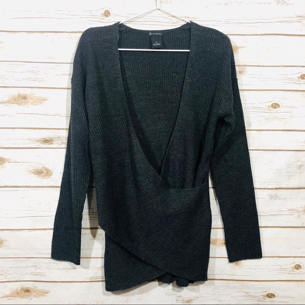 New directions women’s long sleeve v neck soft sweater size M